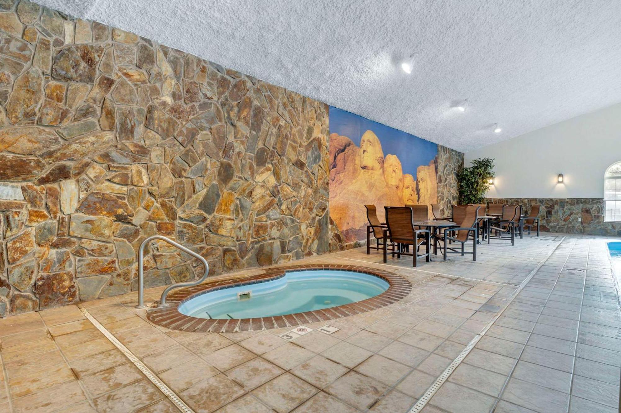 קיסטון Comfort Inn & Suites Mt Rushmore מראה חיצוני תמונה